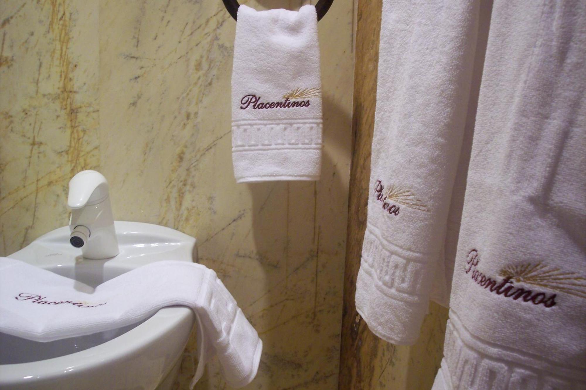 Hotel Microtel Placentinos サラマンカ エクステリア 写真